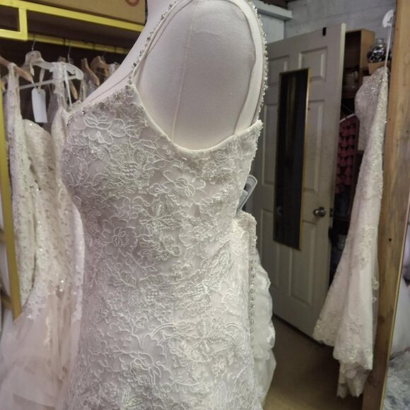 Sophia Tolli "Jupiter" Wedding Gown (Unaltered) - Picture 11 of 16